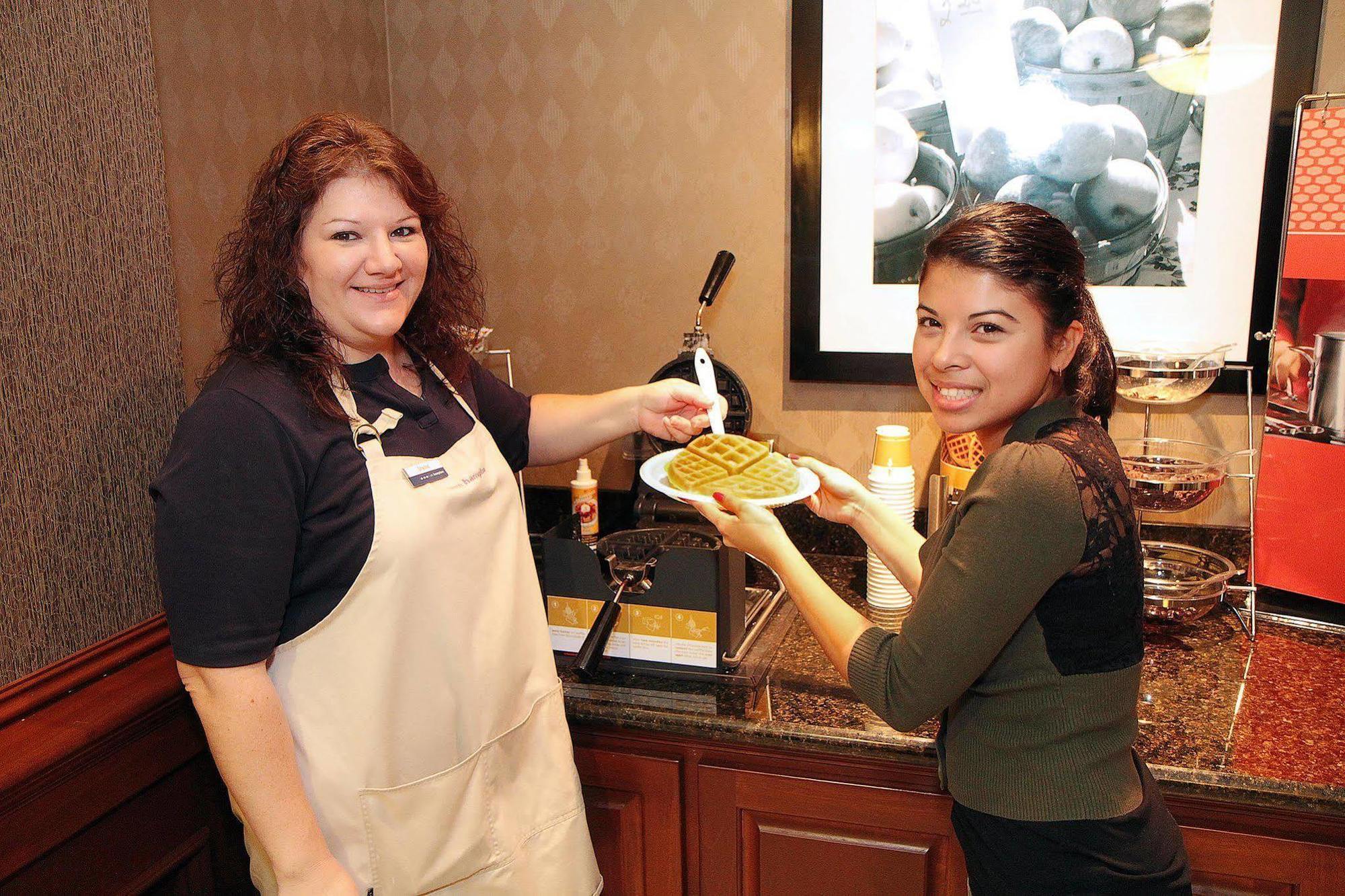 Hampton Inn Siloam Springs Restoran fotoğraf